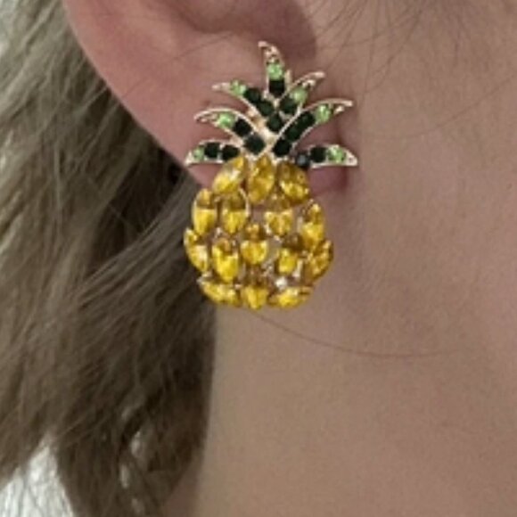 Vacay Tropical Pineapple Stud Earring! - Picture 8 of 8